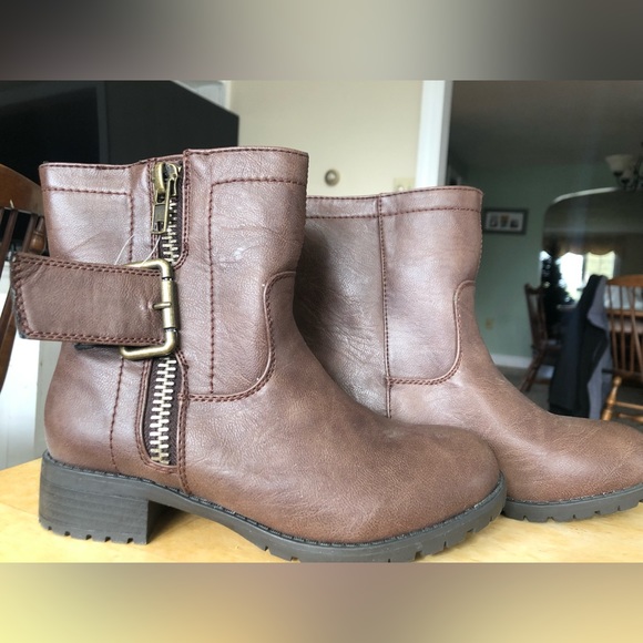 Boots - Picture 6 of 6